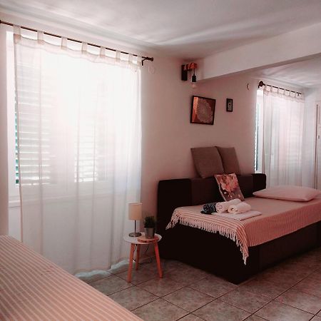 Apartment Obala Σίμπενικ Εξωτερικό φωτογραφία
